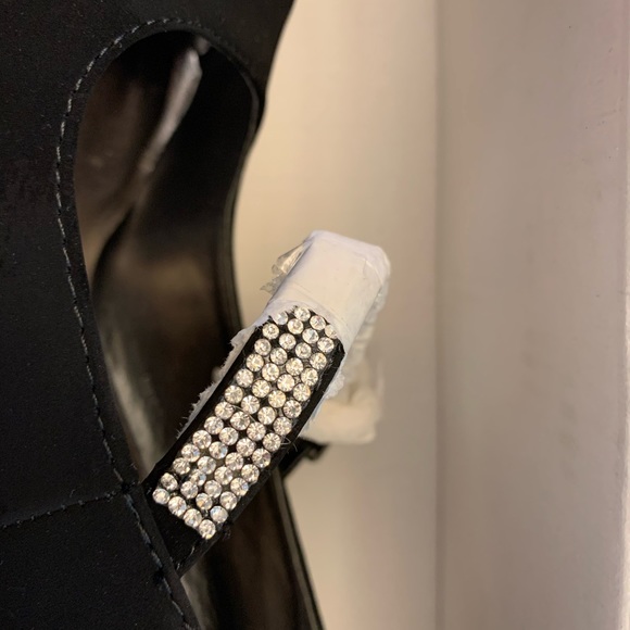 Brand new black rhinestone strap heals - Picture 2 of 3